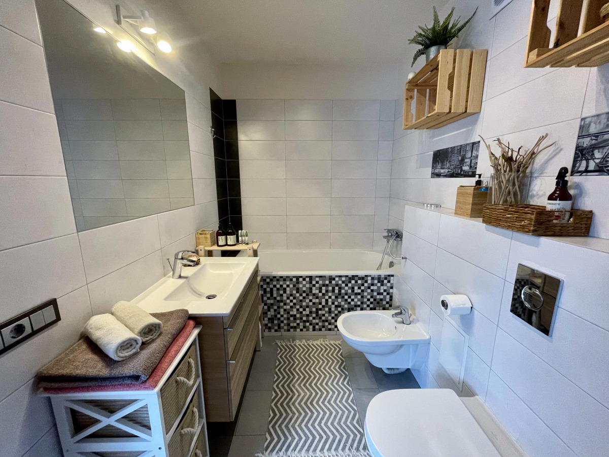 Квартира Трехкомнатная Cемейная в Amalienau