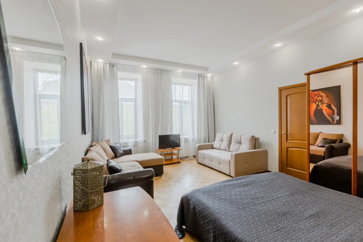 Апартаменты SpbStay с сауной на Невском проспекте 90