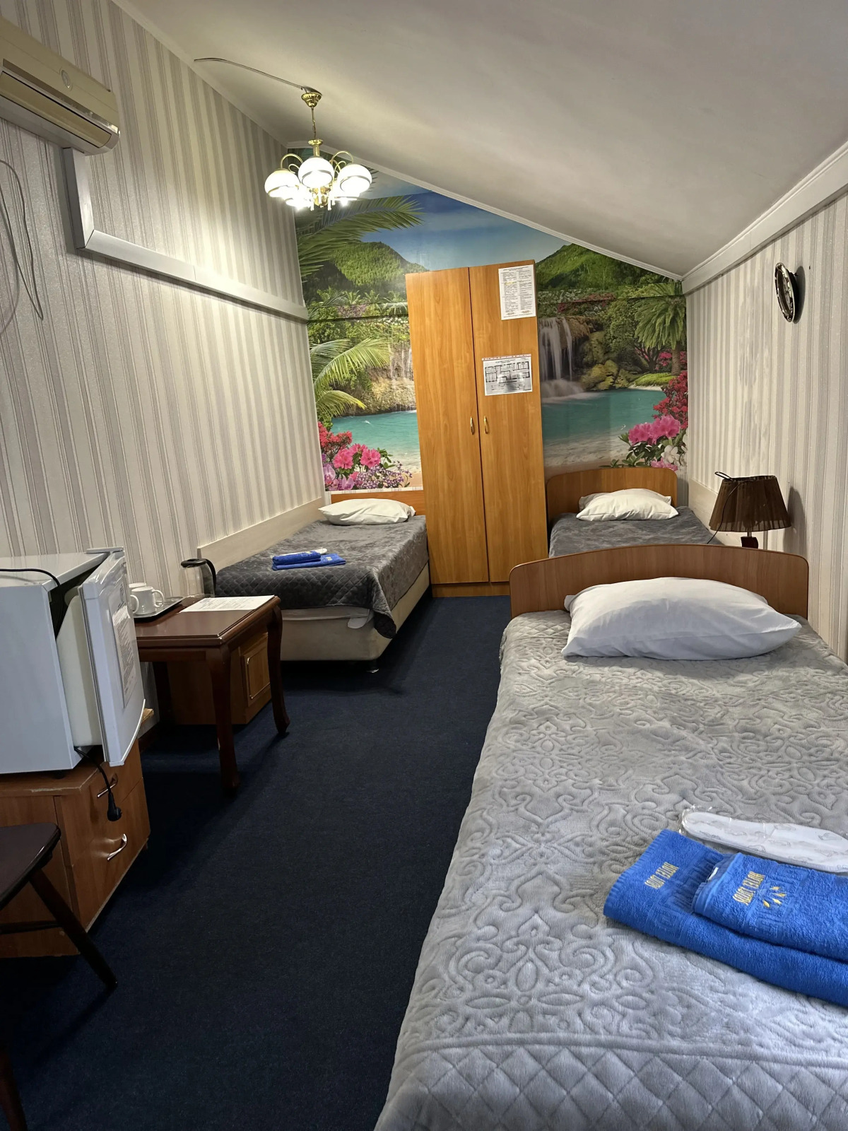 Отель Лотос