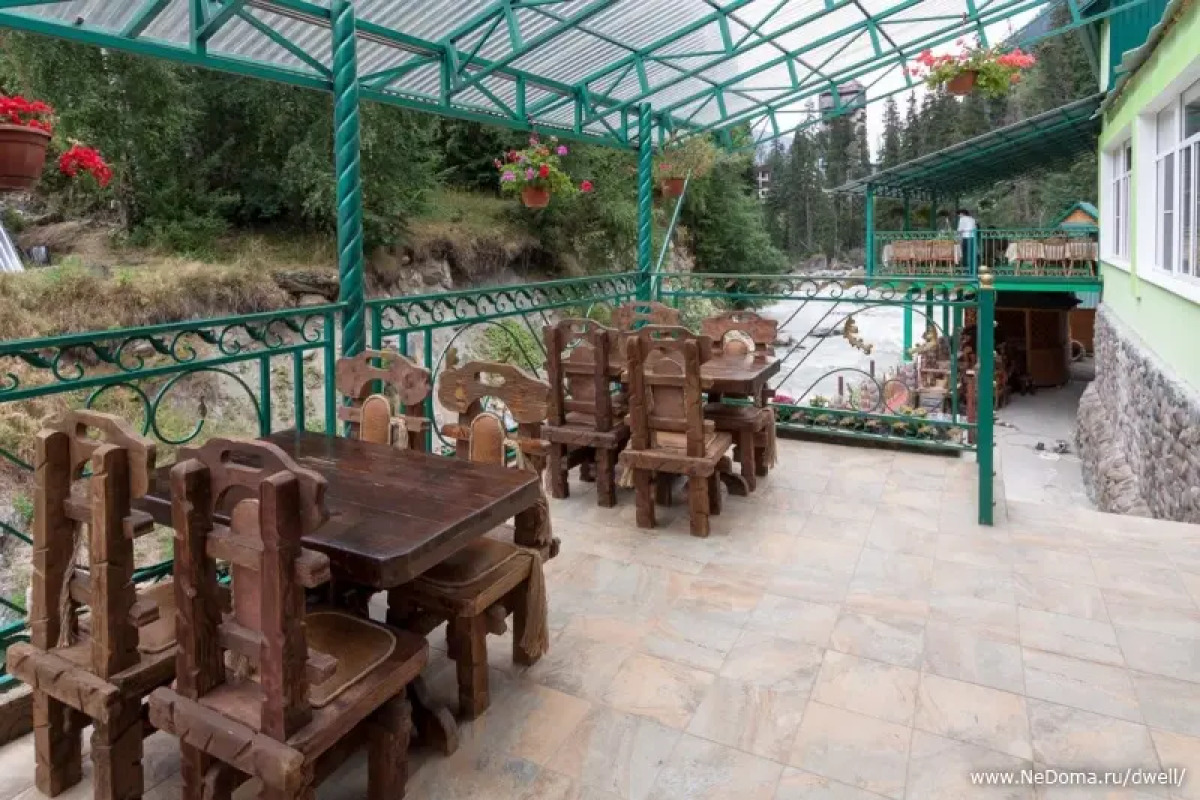 Гостиница Кристалл