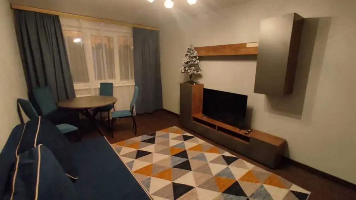 Апартаменты 50 лет Октября 35