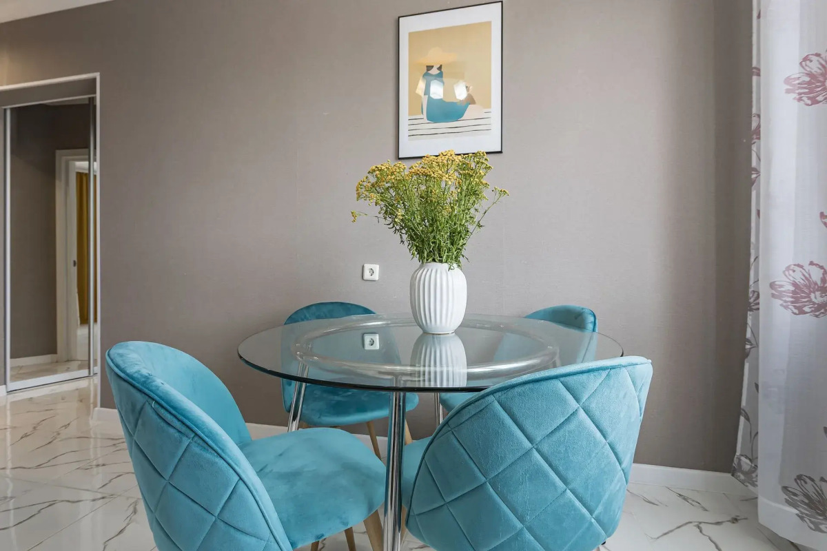 Апартаменты однокомнатные на ул.Бурнаковской 81, м.Сова-Дом