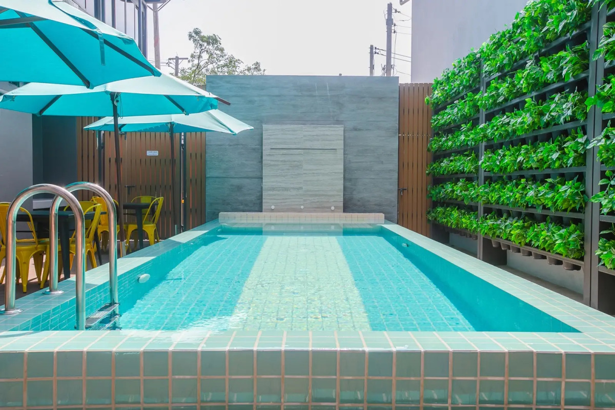 Отель Recenta Style Phuket Town