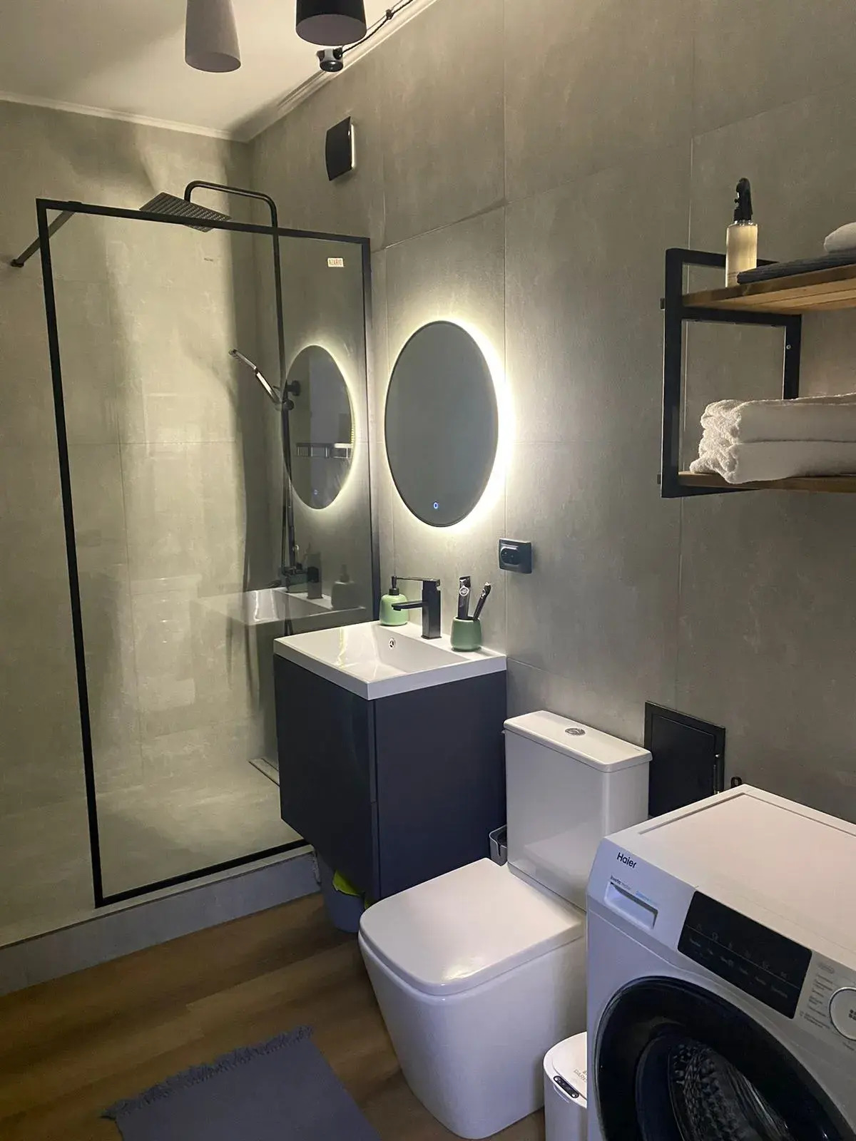 Квартира посуточно на Джигкаева, кровать Queen Size!