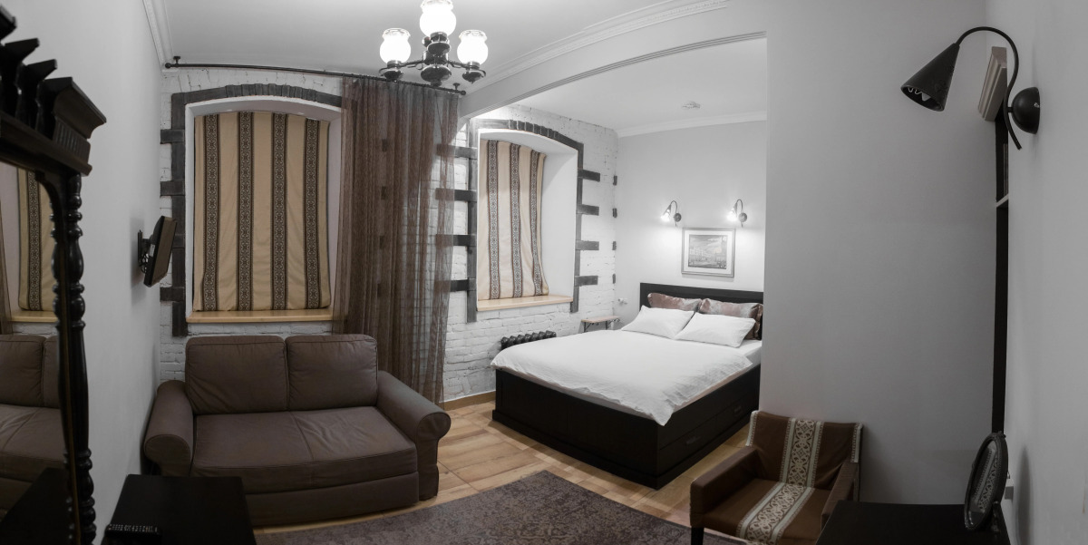 Отель Brick Walls Hotel