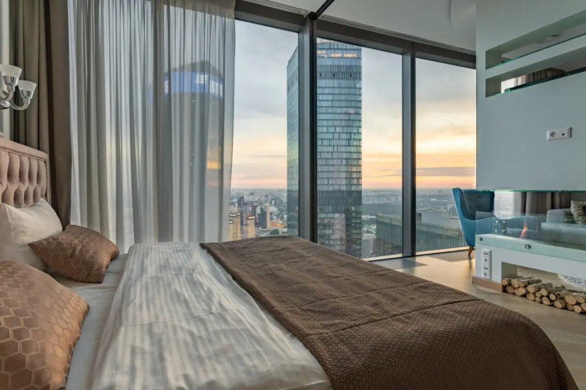 Romantic apart on 71 floor