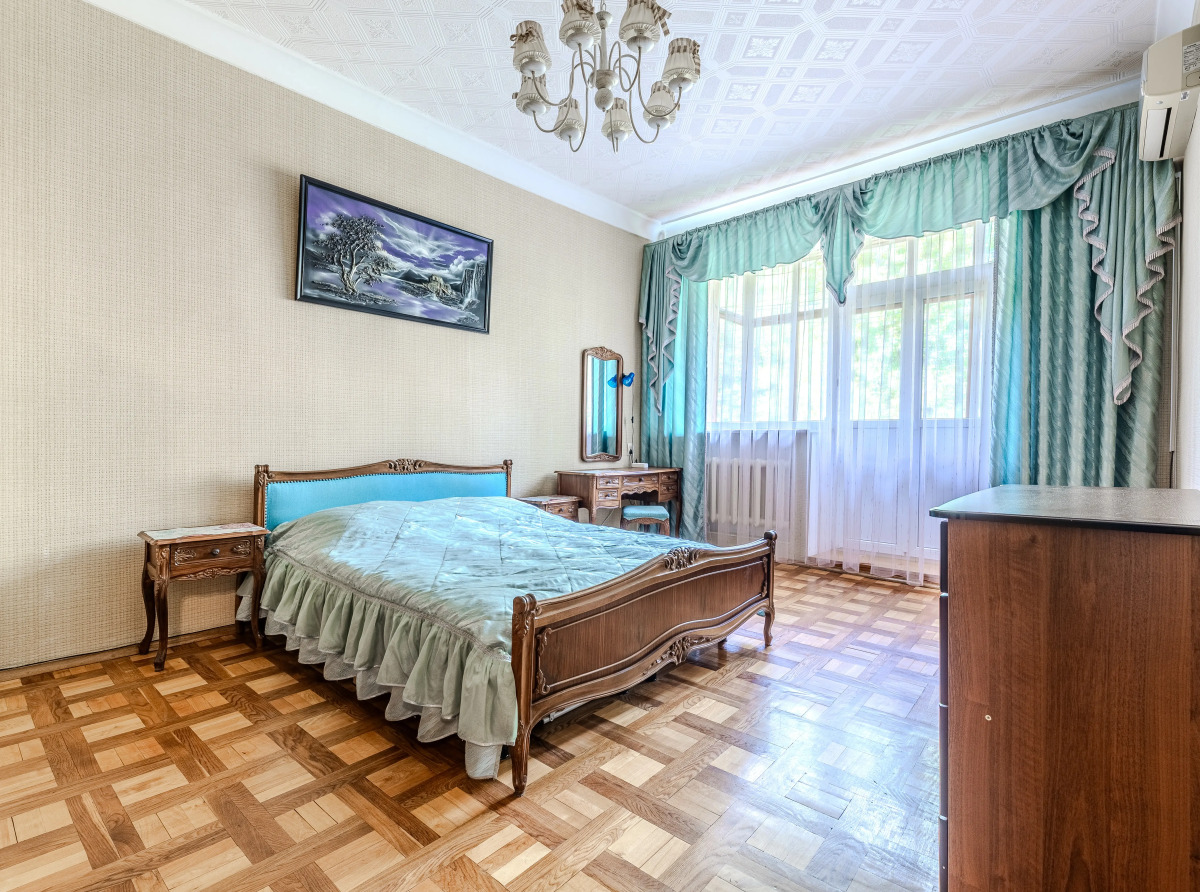 Квартира в Тихом центре Парк Челюскинцев 4 ком.кв.