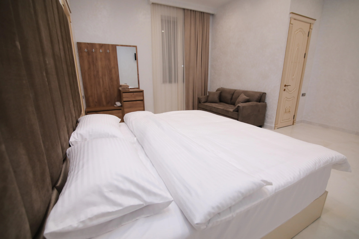 Отель Louvre Home