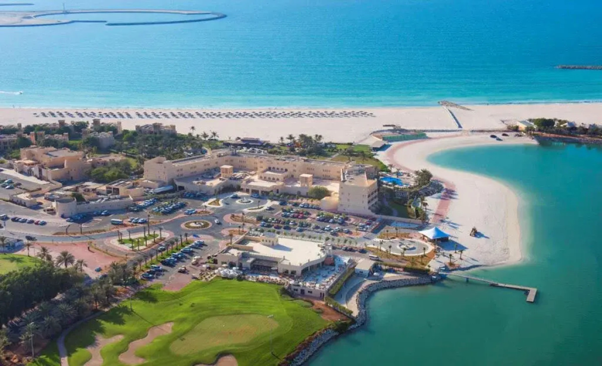 Курортный отель Sofitel Al Hamra Beach Resort