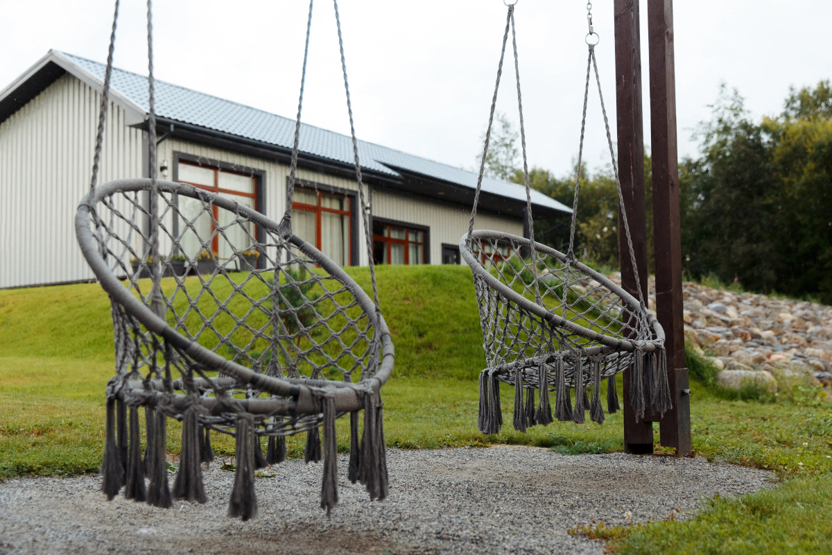 Частный дом у реки