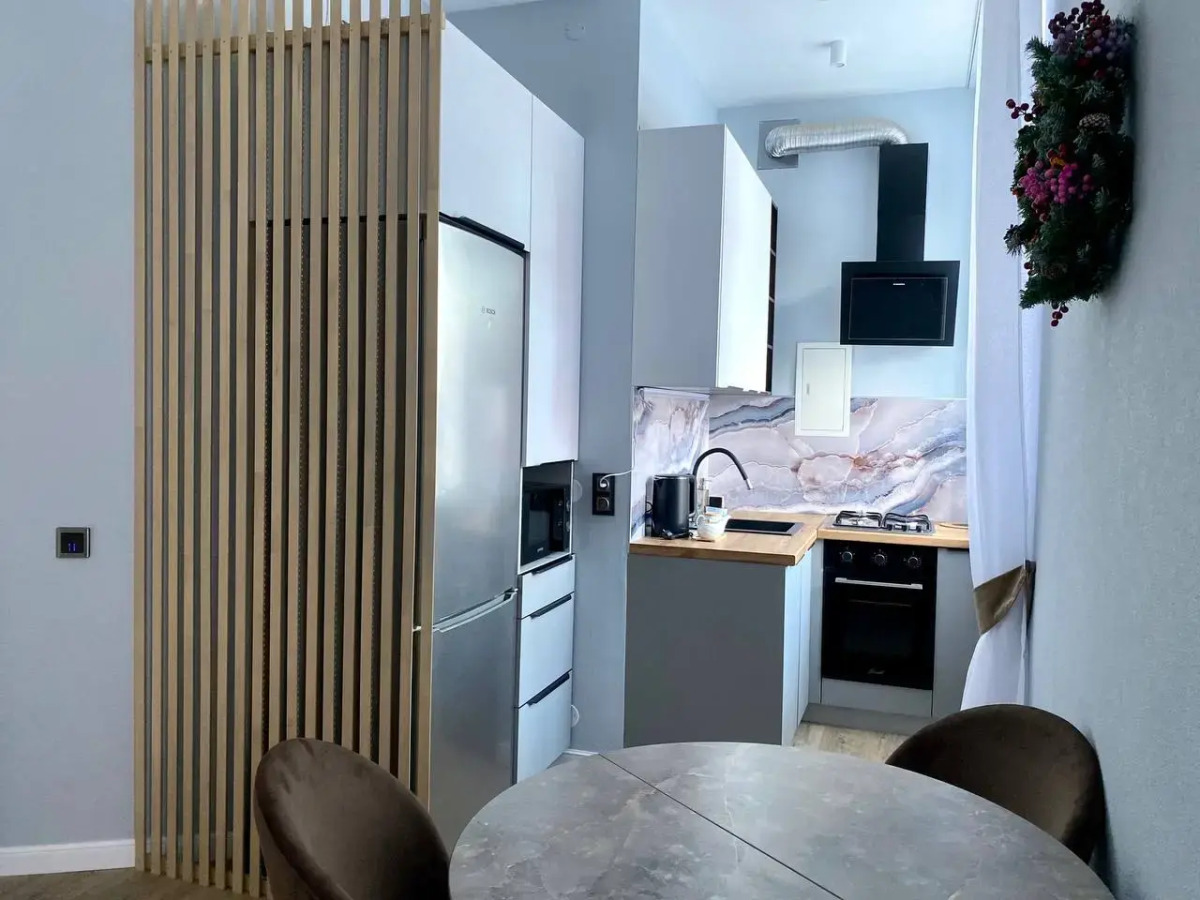 Апартаменты трехкомнатные рядом с набережной