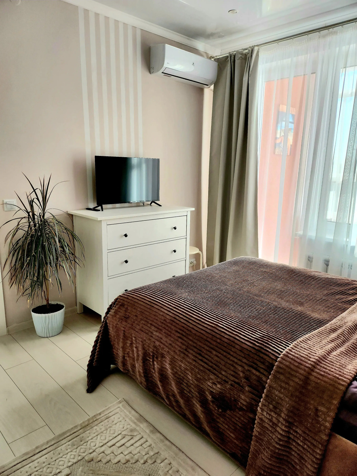 Квартира с видом на закат Родионова, 19