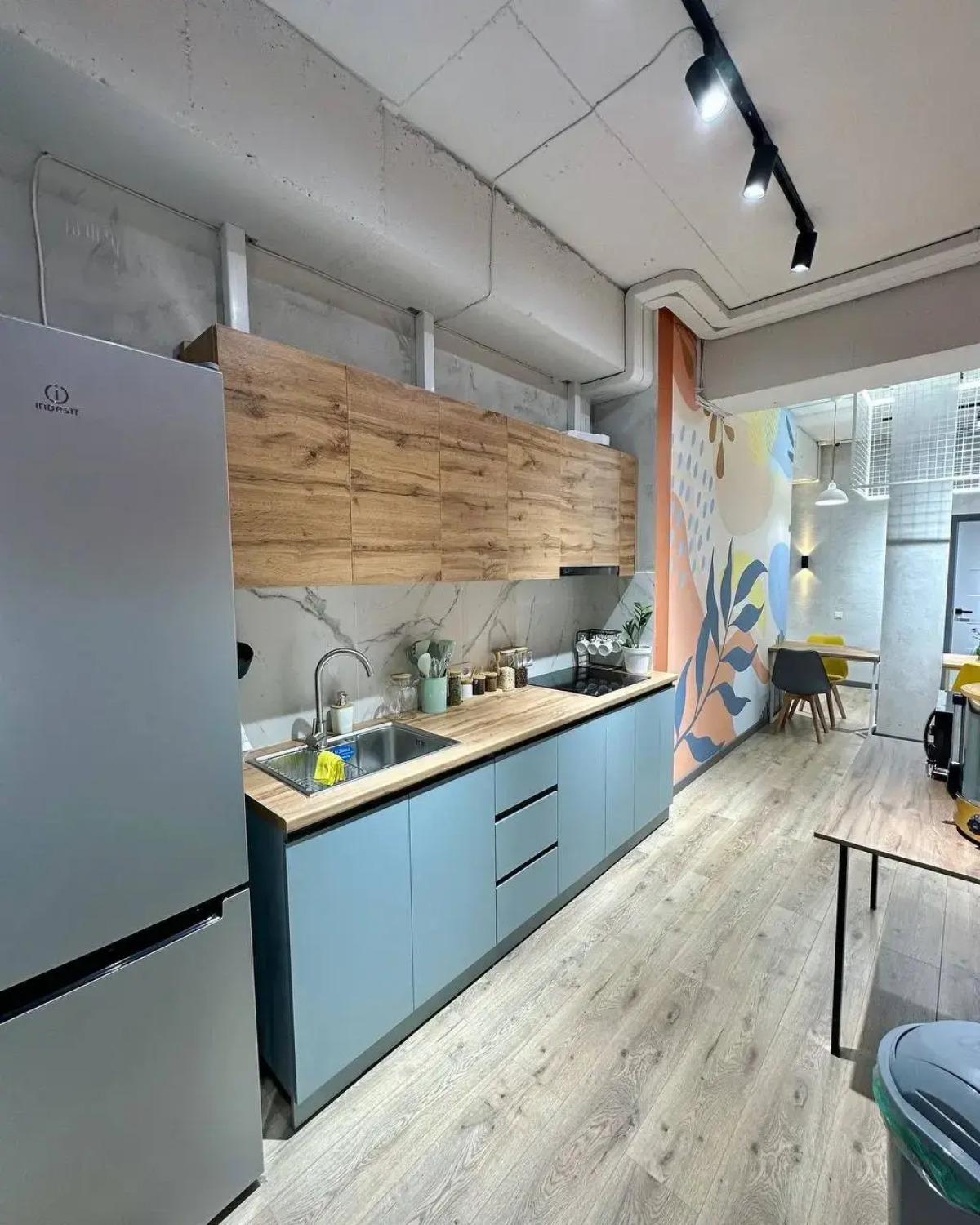 Хостел izzzi hostel Bishkek