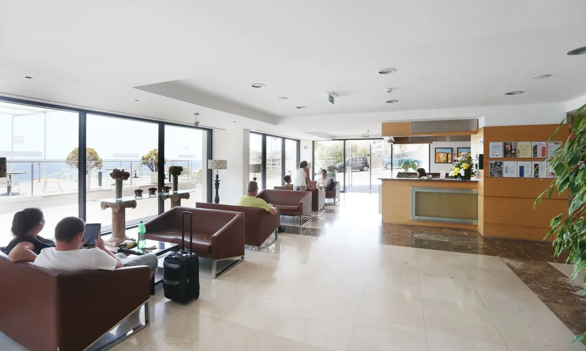 Отель Muthu Raga Madeira