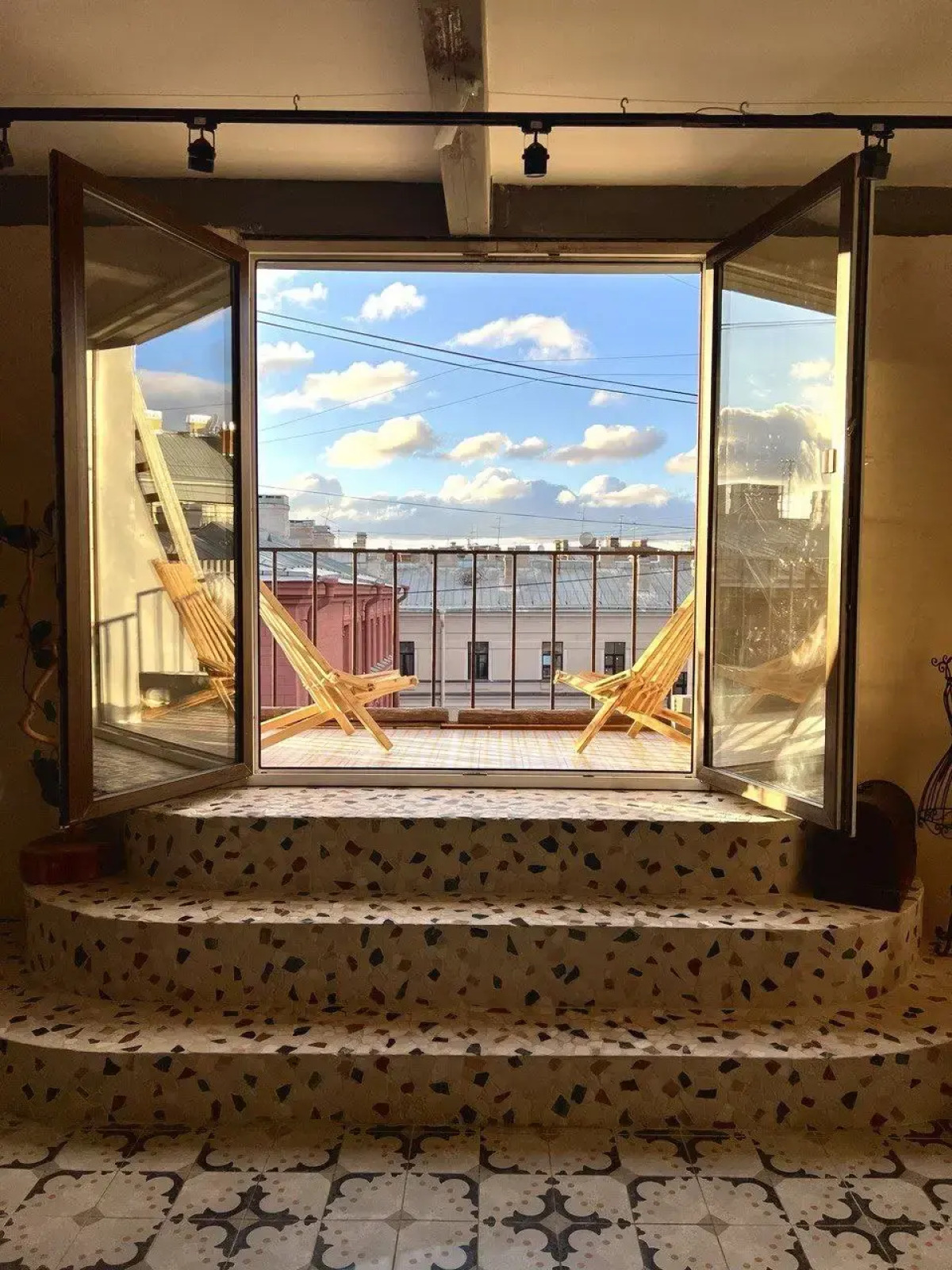 Квартира Атмосферная Мансарда в Центре Петербурга