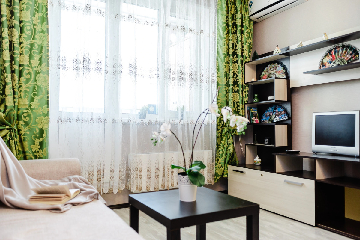 Апартаменты у метро с видом на писательский городок