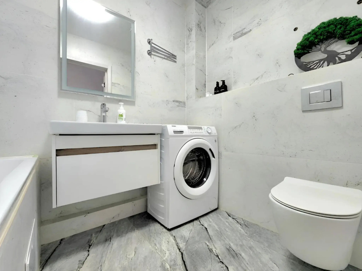 Квартира Двухкомнатная с Балконом и Красивым Видом