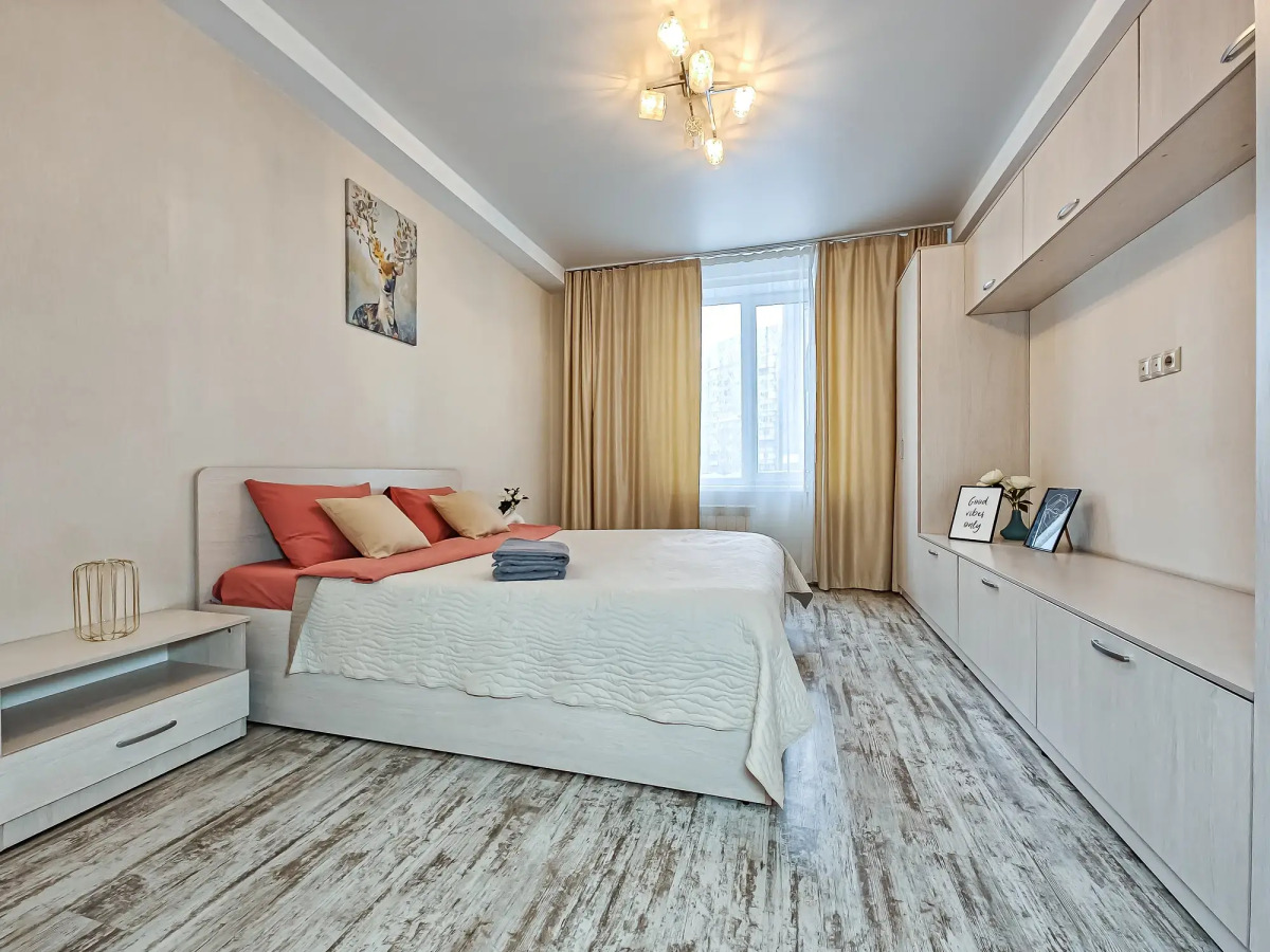 Апартаменты Евротрёхкомнатные Stepanenkov на Зыряновской 55