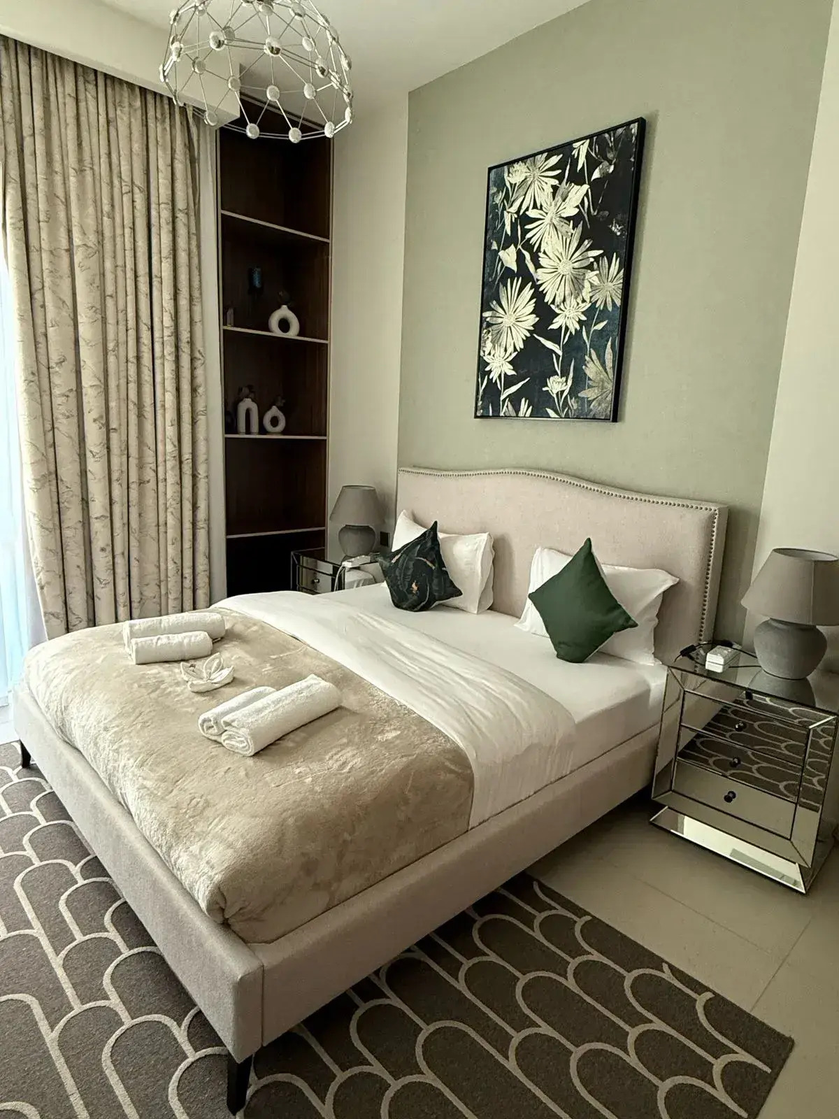 Апартаменты Сozy 1BR at Vida Residences Creek Beach