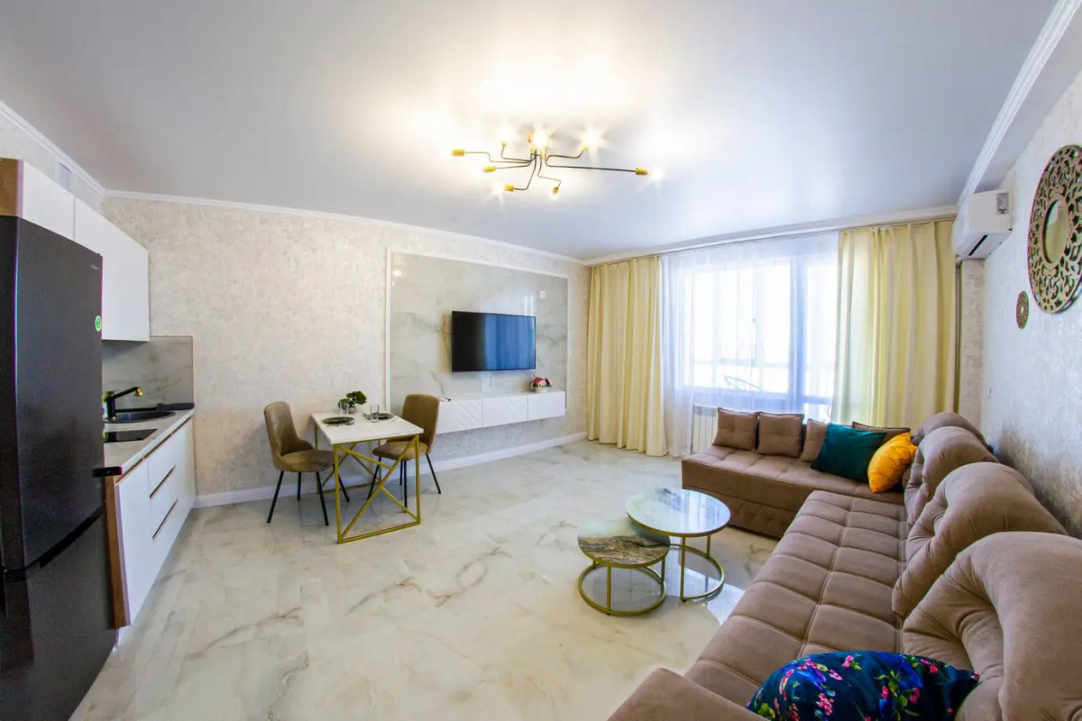 Апартаменты с качелями на 9 этаже