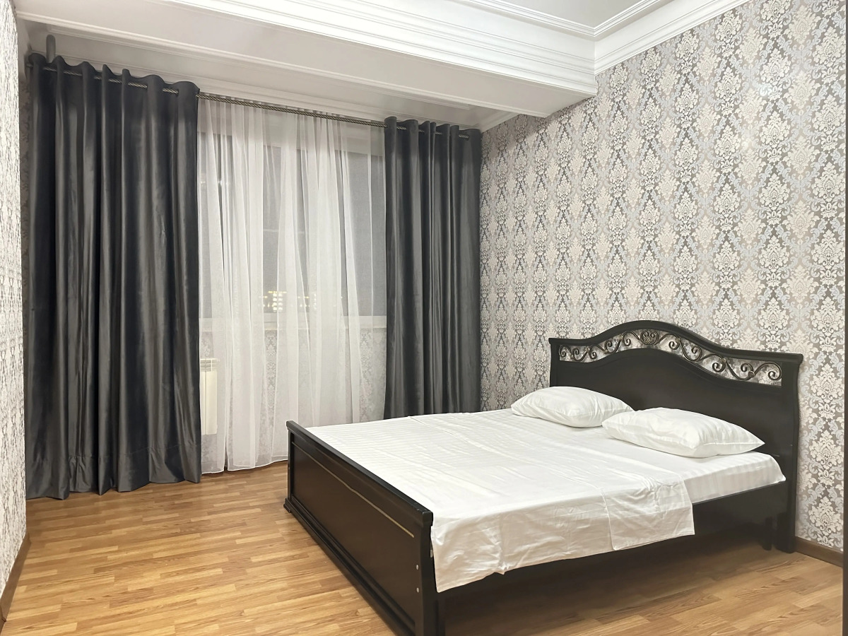 Квартира на проспекте Петра I 121