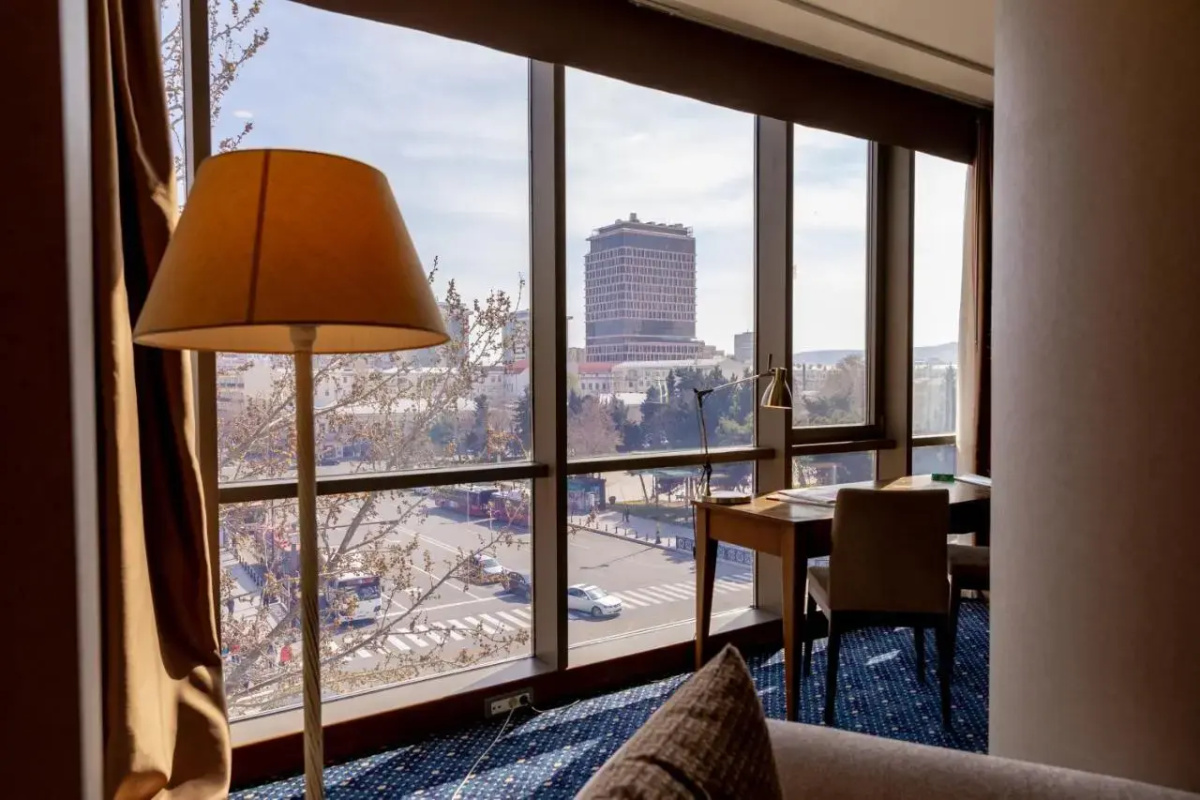 Parkside Hotel & Apartments
