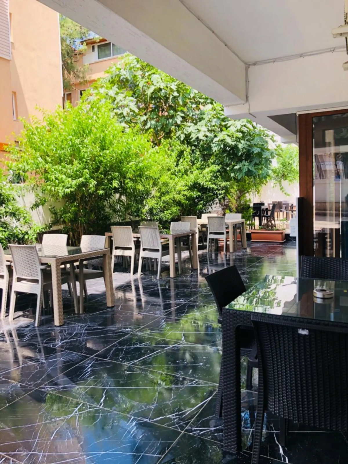 Отель Lavin Garden