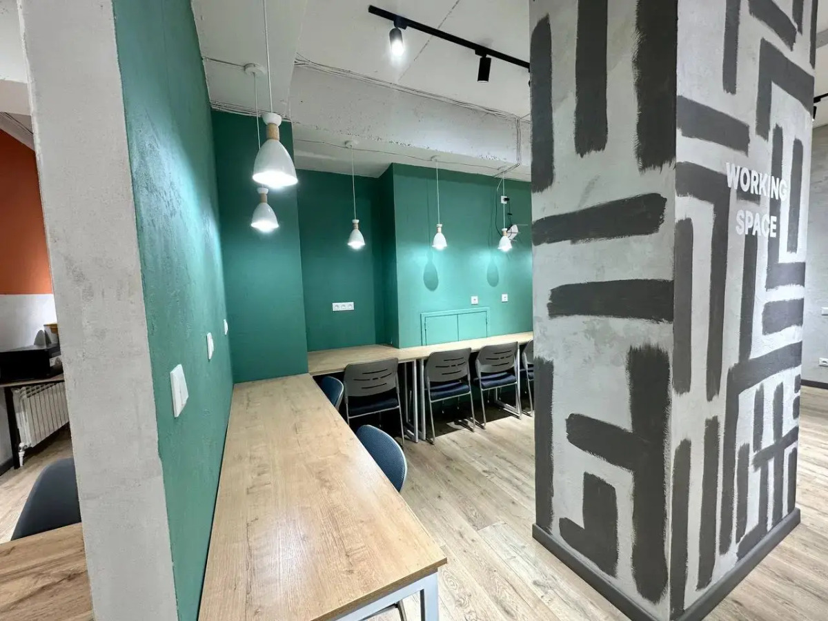 Хостел izzzi hostel Bishkek