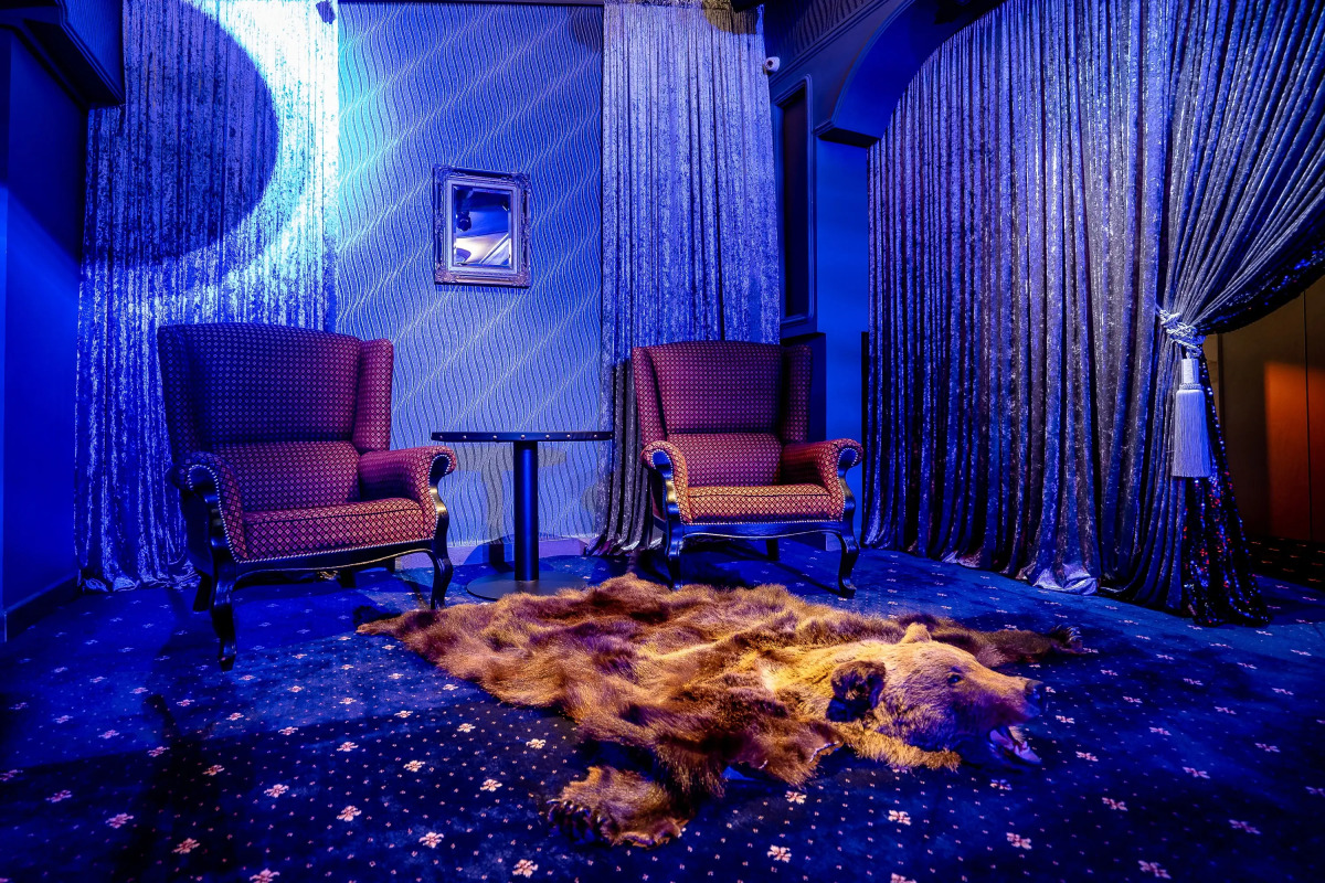 Отель Imperial Palace