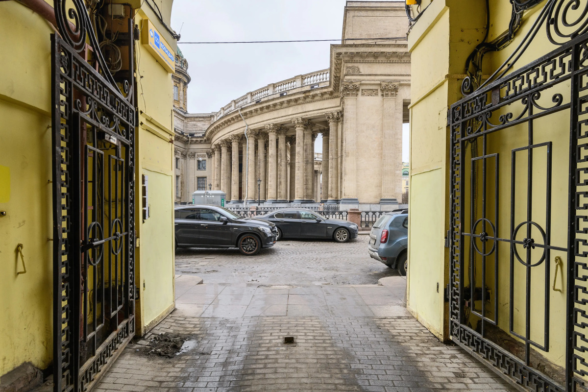 Апартаменты Напротив Казанского Собора