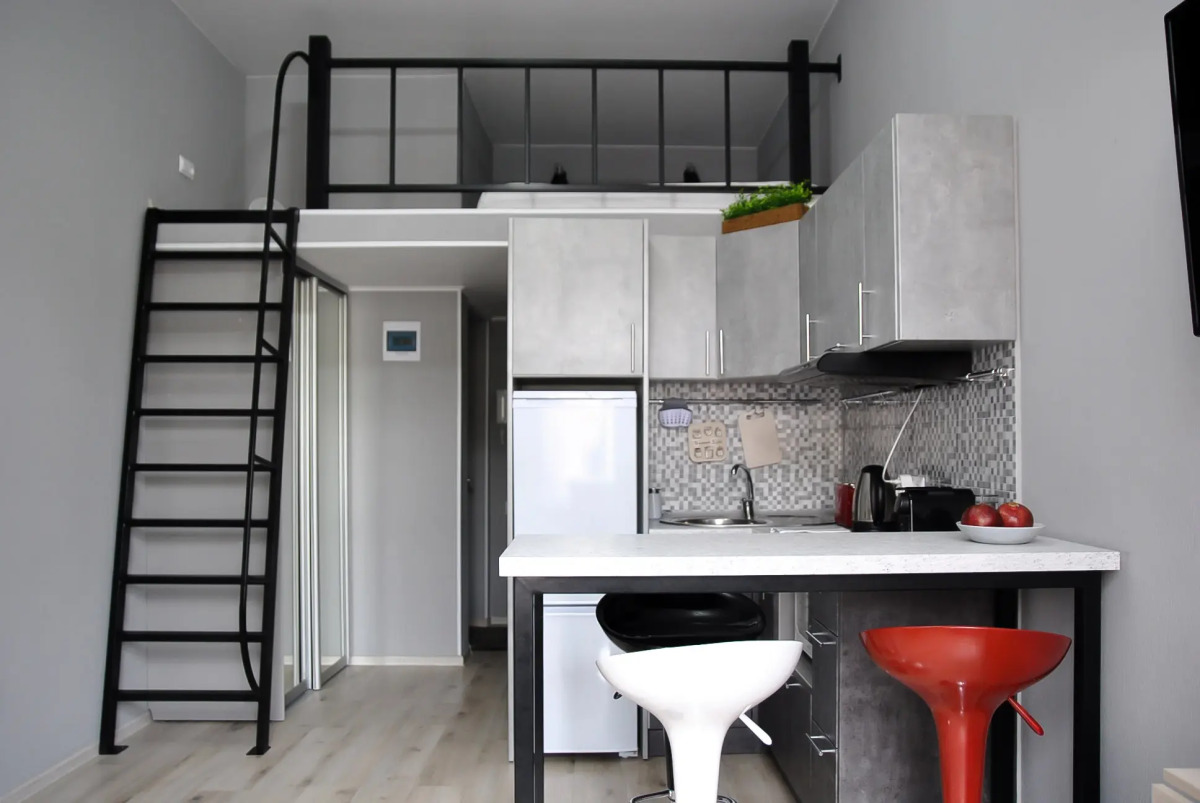 Апартаменты на Сенной площади с видом на канал Грибоедова