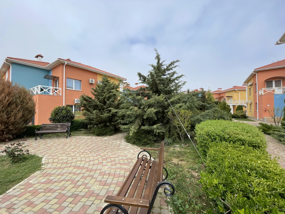 Апартаменты с бассейном и рядом с морем