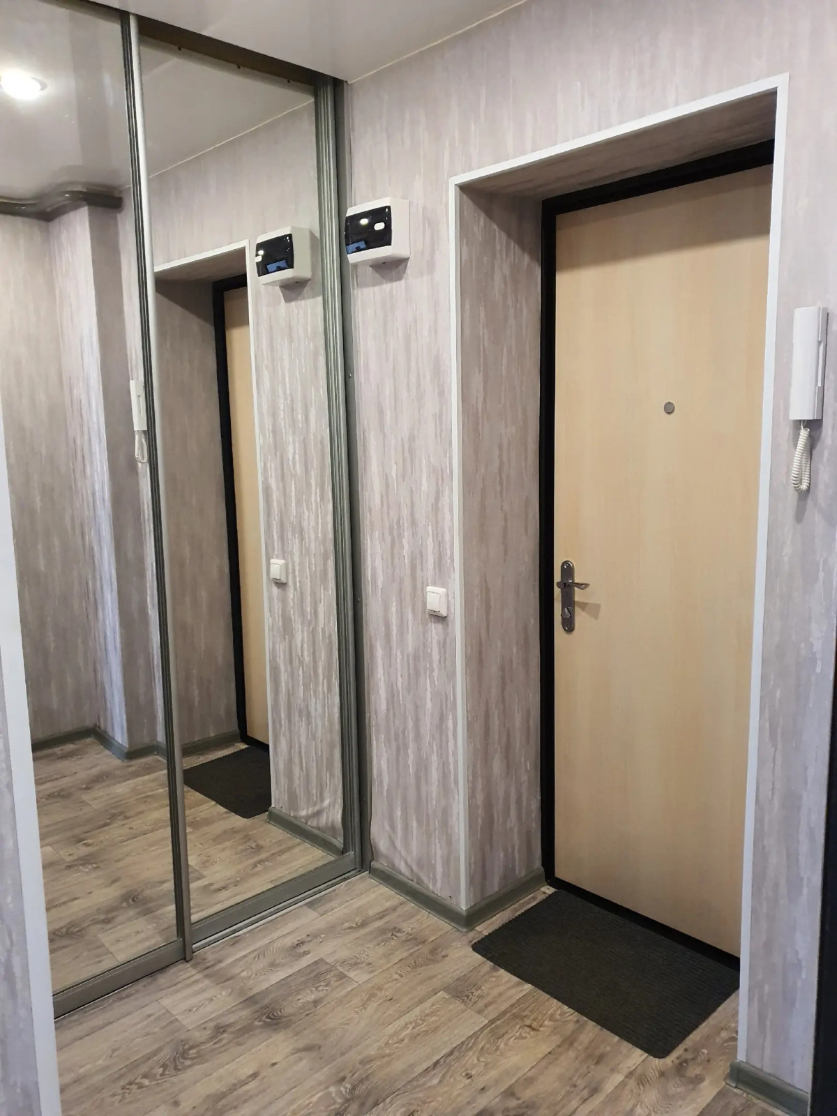 Апартаменты Яр-сутки на Республиканской 55