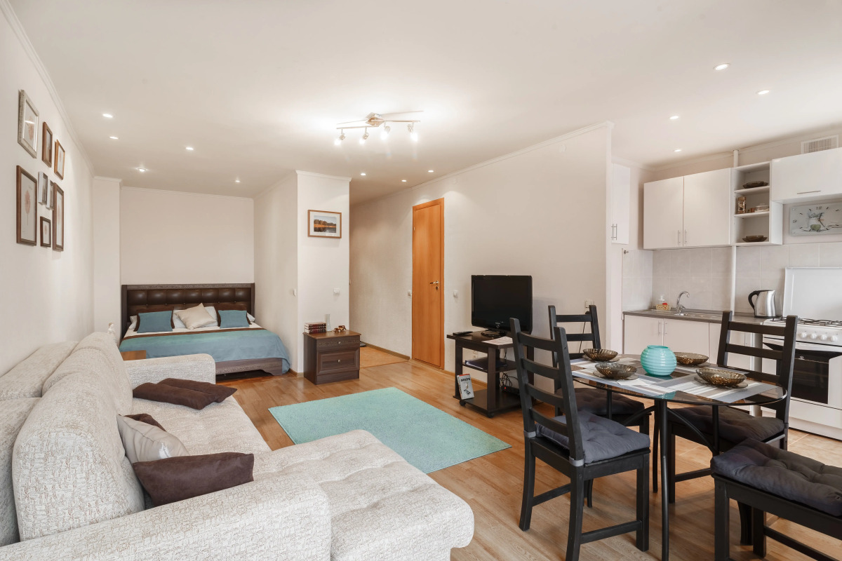 Апартаменты на Большой Покровской 73 в самом центре. Сова-Дом