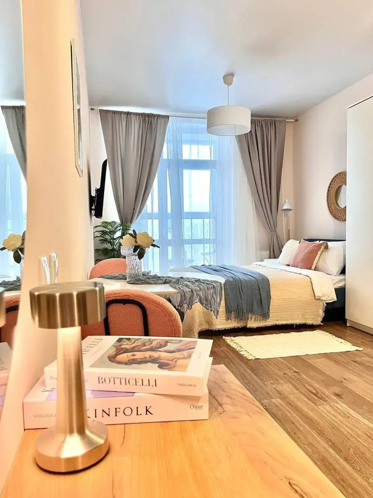 Современная студия у Планеты в ЖК Мир