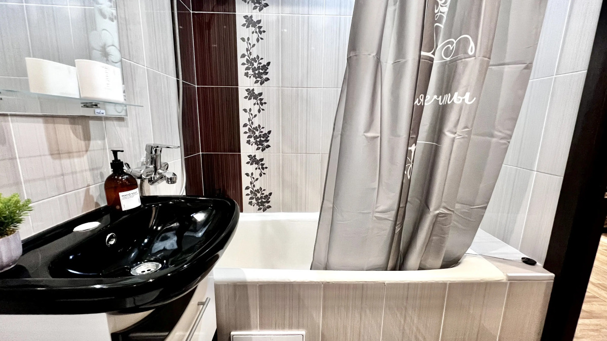 Квартира Просторная с Балконом на Строителей 2