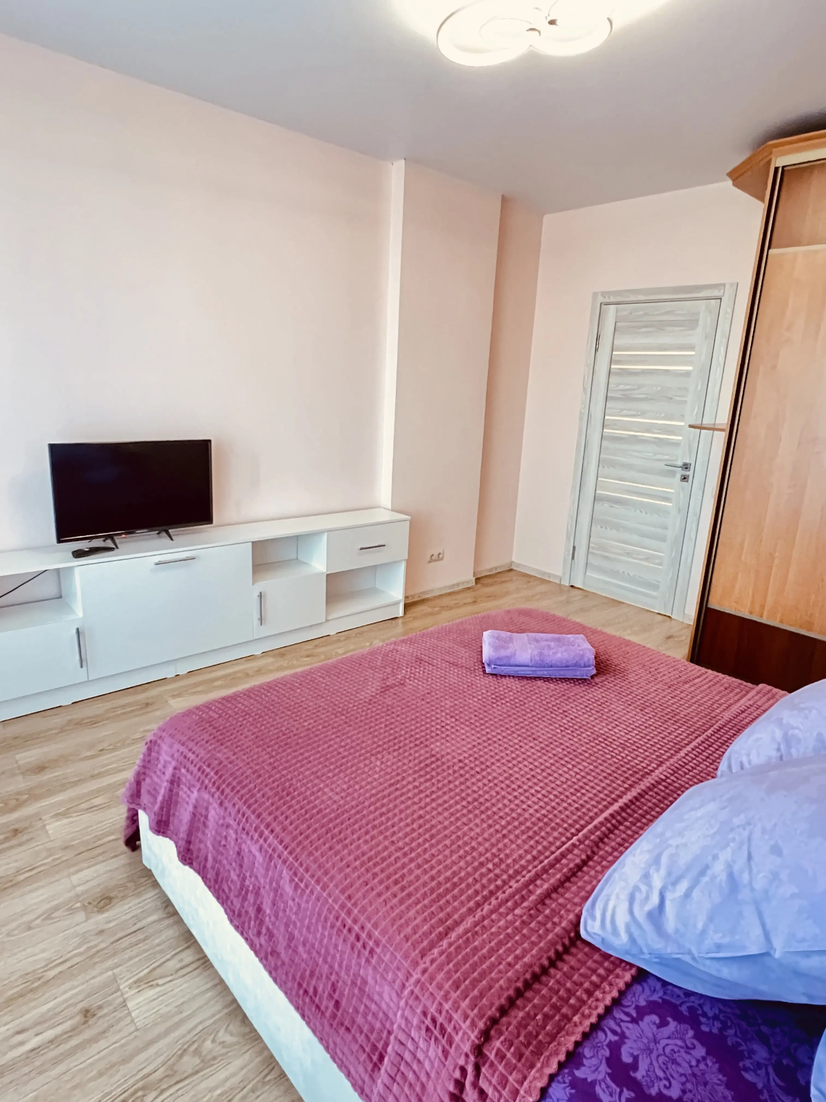 Квартира двухкомнатная в центре города в элитном доме