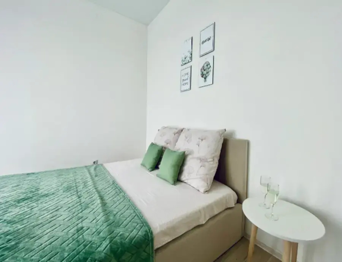 Апартаменты на Фармана Салманова 1