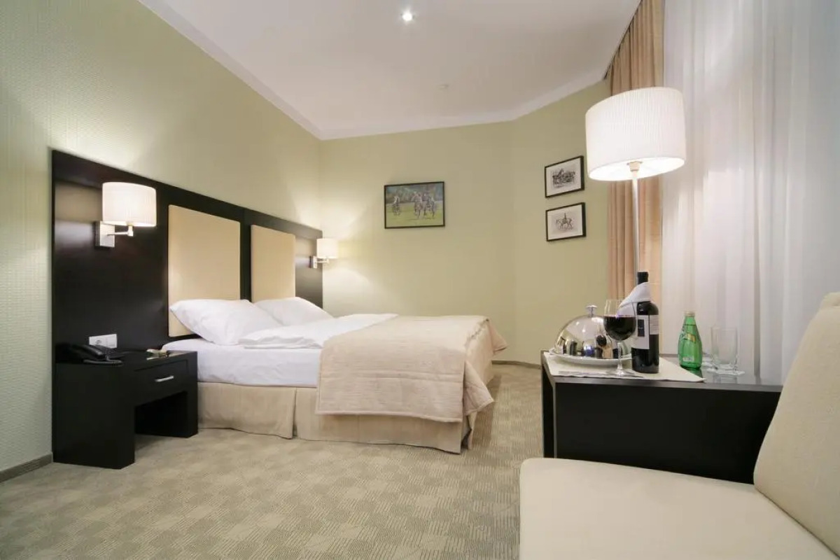 Отель Сенатор