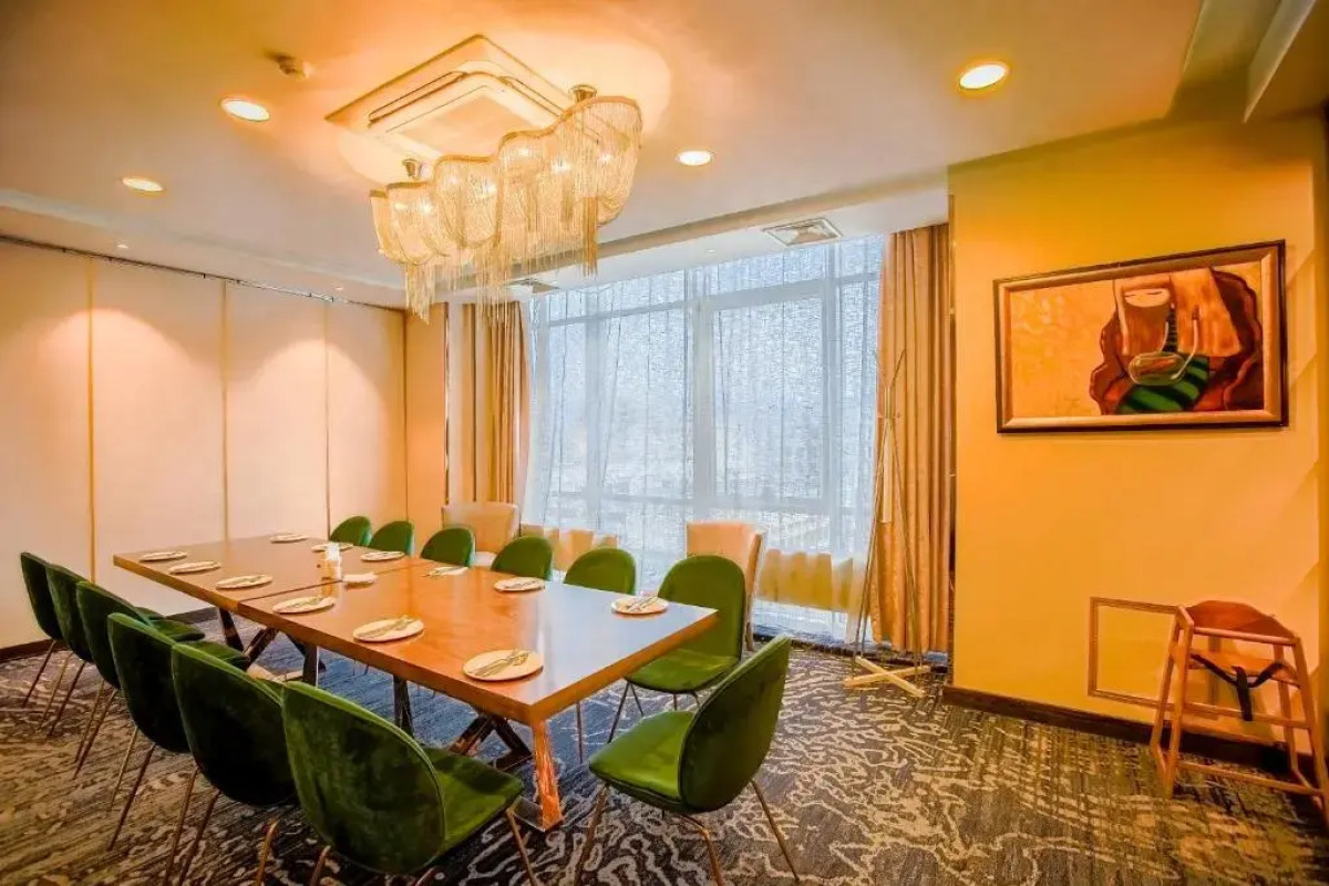 Отель Ramada by Wyndham Ulaanbaatar Citycenter