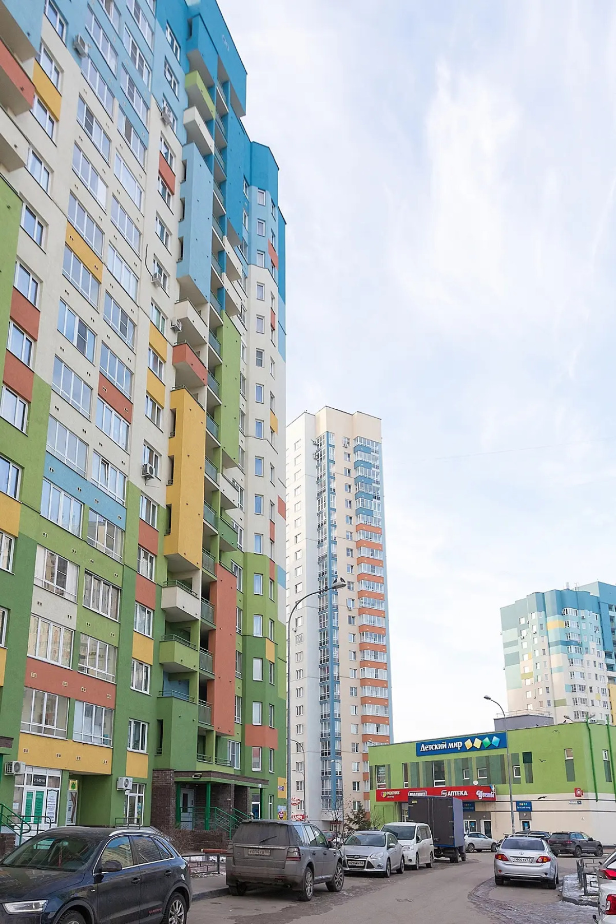 Апартаменты на Волжской набережной 26, с видом на Волгу. м.Стрелка. Сова-Дом