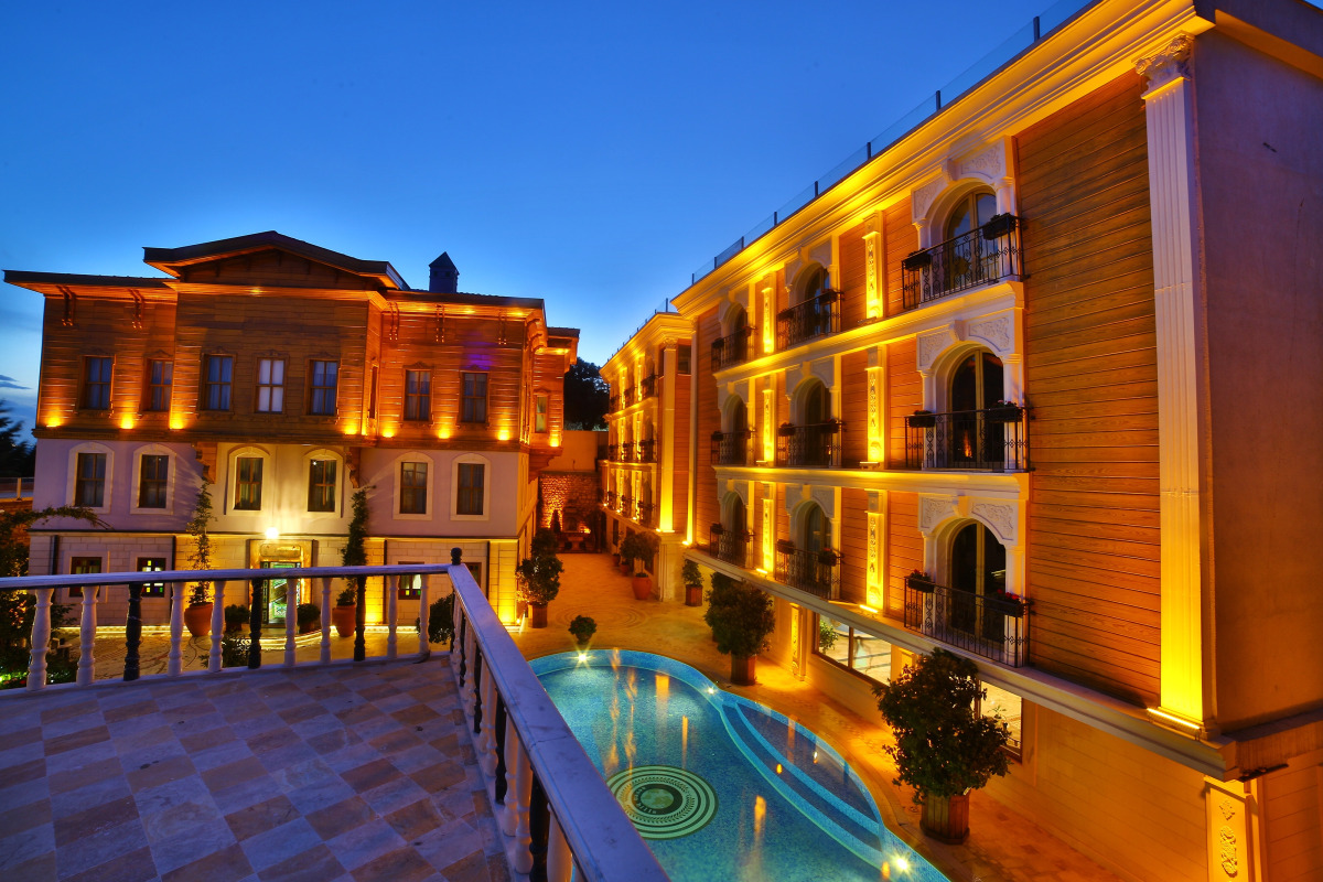 Отель Seven Hills Palace