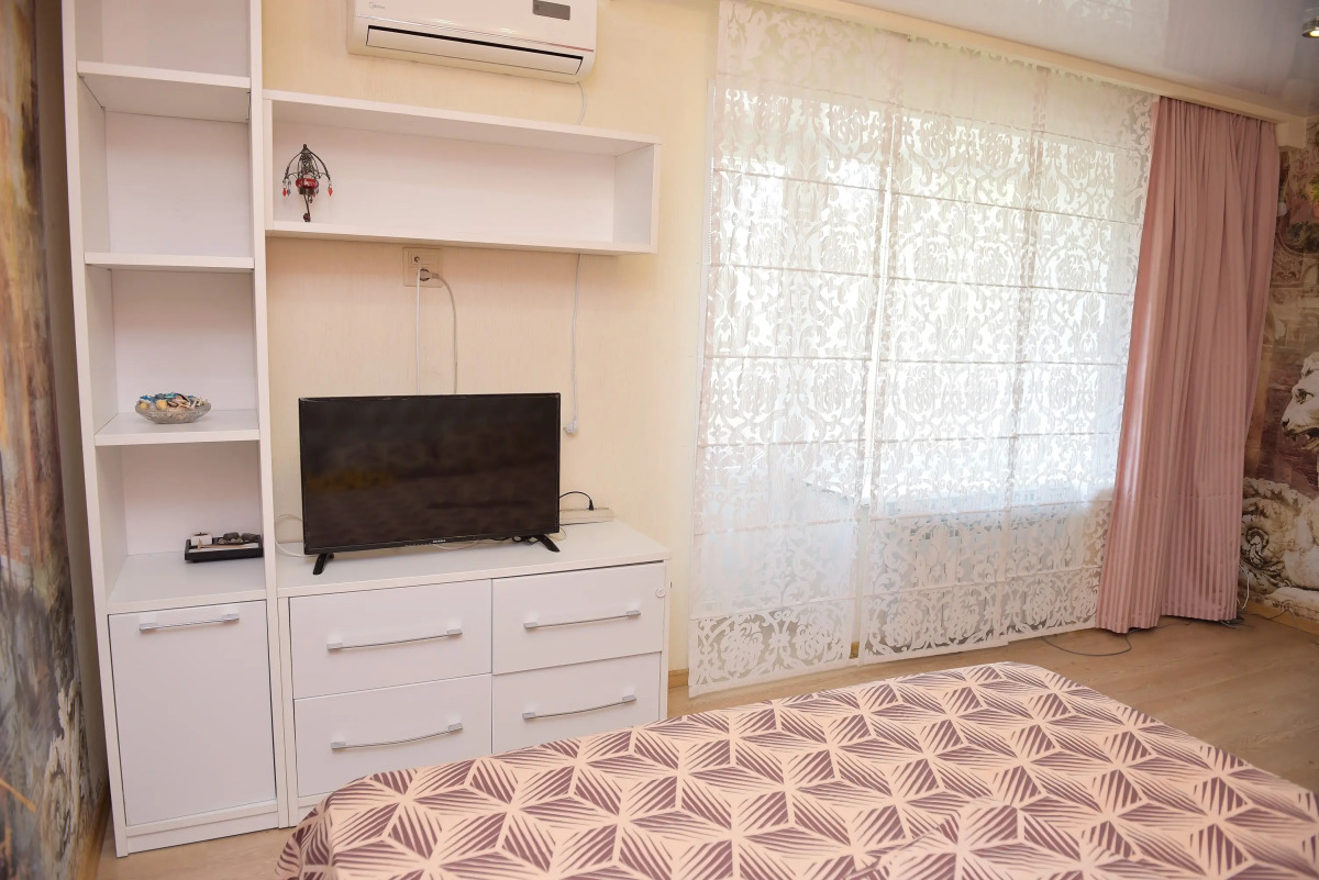 Двухкомнатные Апартаменты Sutki VIP на Кулакова 3