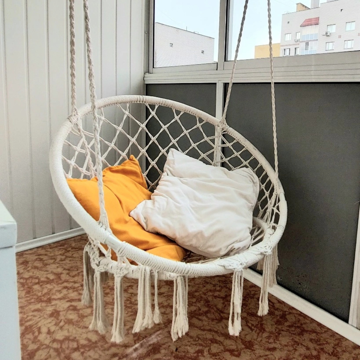 Апартаменты Квартира с качелями в центре