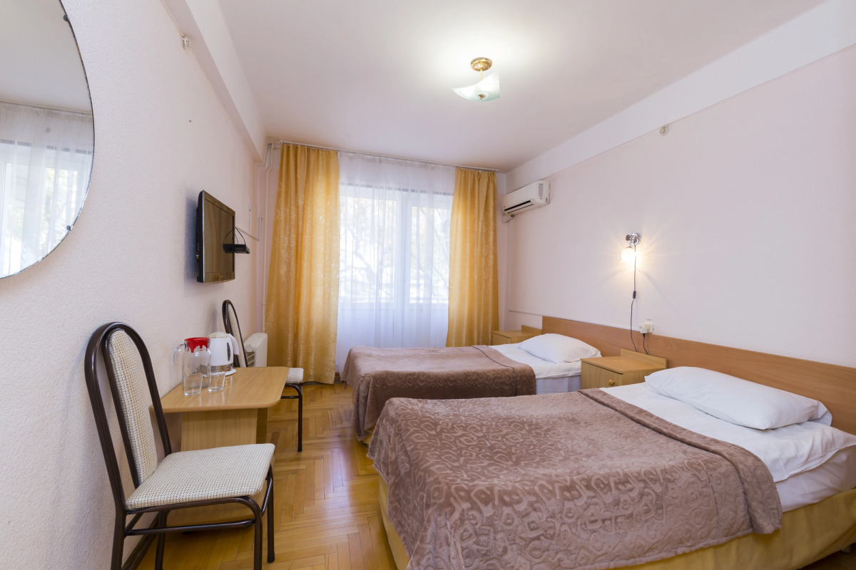 Санаторий Курортная Поликлиника им. Н.И. Пирогова с Пансионатом с Лечением Искра