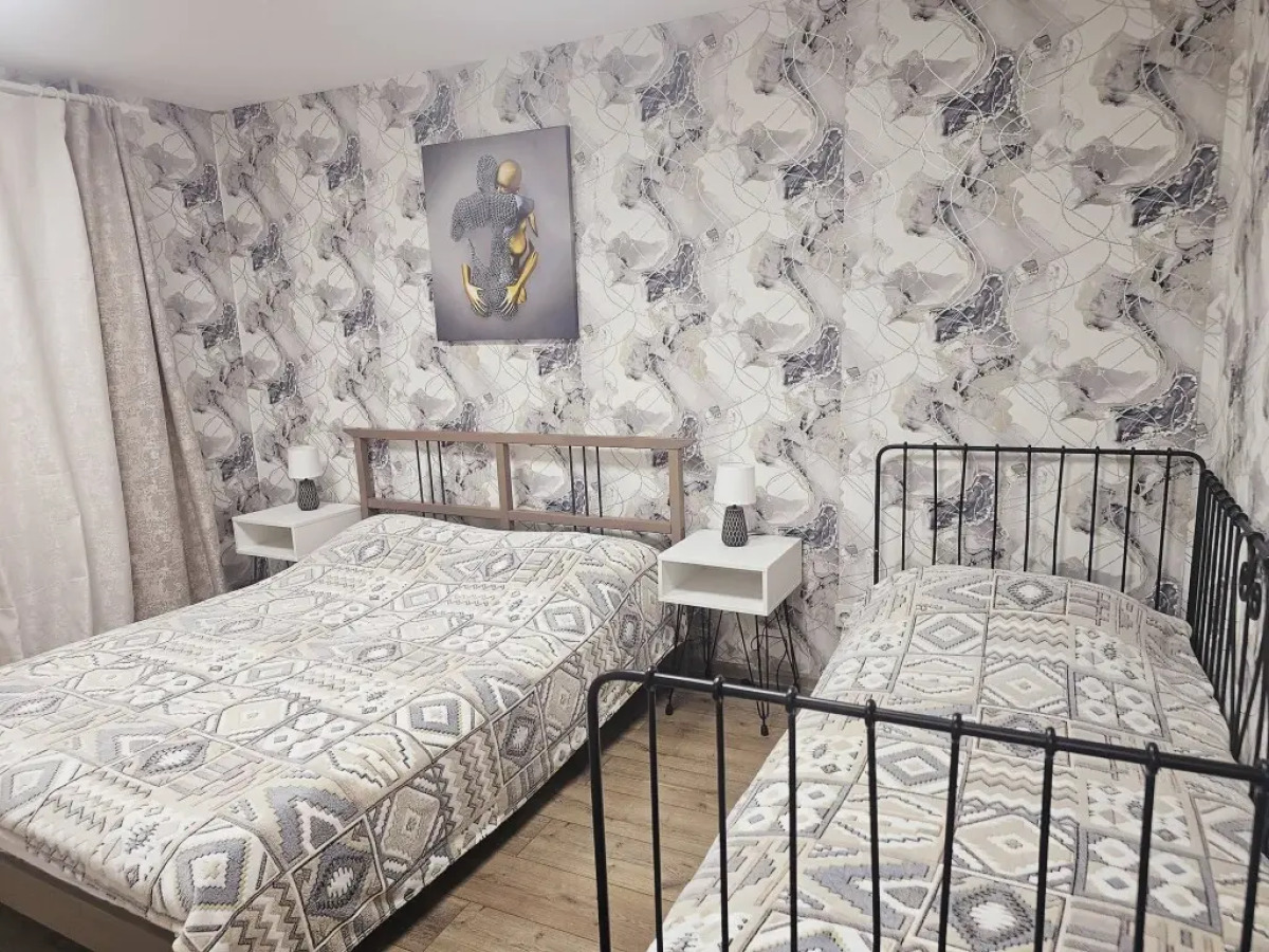 Апартаменты двухкомнатные рядом с парком Швейцария