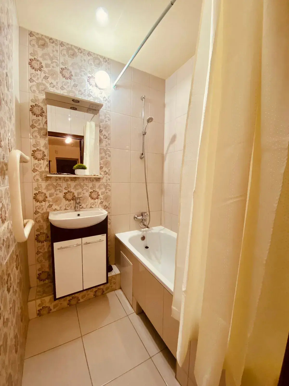 Квартира Двухкомнатная Мич 142/74