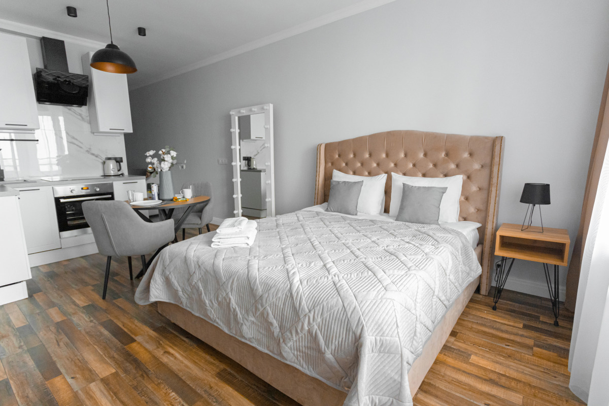 Апартаменты Lalapart Gray stone на 30 этаже небоскреба Савеловский Сити