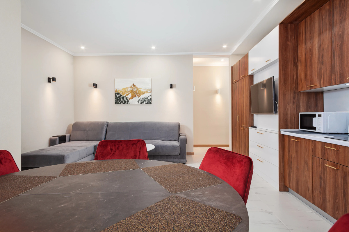 Апартаменты для Большой Семьи с Тремя Балконами