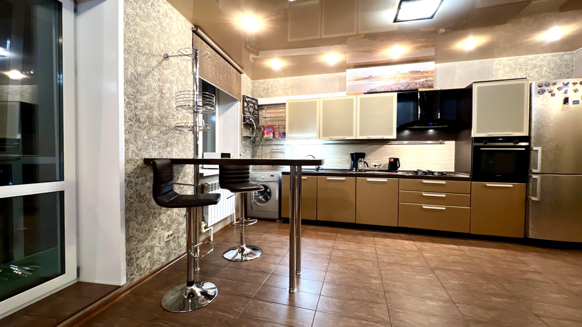 Квартира 3-комнатная Видовая Yarapartments на Набережной